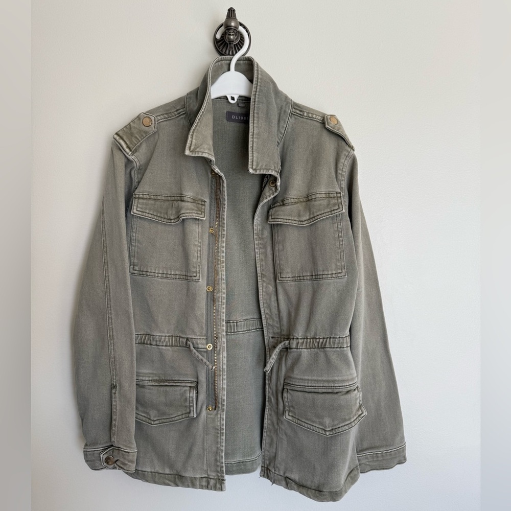 DL1961 Girl’s Denim Jacket. Olive color. Size L. Great condition